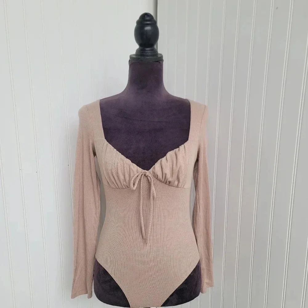 MIXED THREADS L.A. Women's Scoop Neck Long Sleeve bodysuit Tan Beige Ribbed Sz S